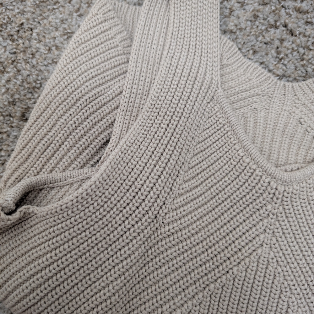 Express Ribbed Sleeveless Top - Picture 4 of 5